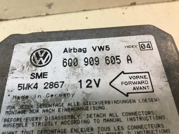 blok-upravleniia-airbag-poduskami-bezopasnosti-volkswagen-golf-4-art-28353-big-1