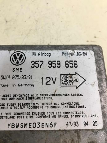 blok-upravleniia-airbag-poduskami-bezopasnosti-volkswagen-passat-b4-art-28448-big-1