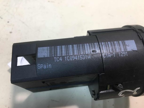 blok-upravleniia-svetom-volkswagen-golf-4-art-28462-big-1