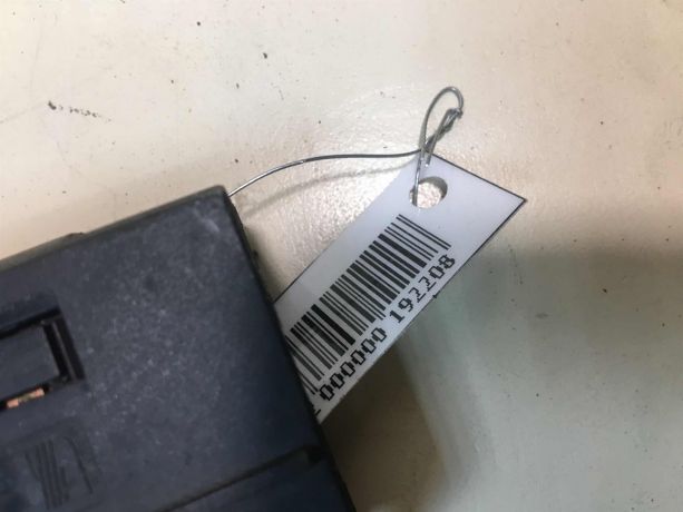 blok-upravleniia-svetom-volkswagen-golf-4-art-28462-big-2