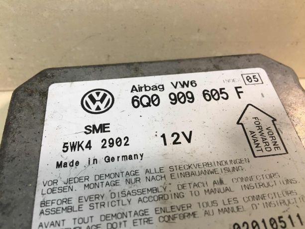 blok-upravleniia-airbag-poduskami-bezopasnosti-volkswagen-golf-4-art-28747-big-2