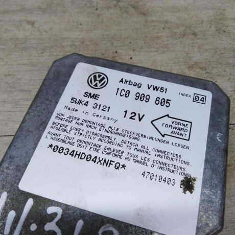 blok-upravleniia-poduskami-bezopasnosti-airbag-volkswagen-sharan-rest-art-31806-big-1