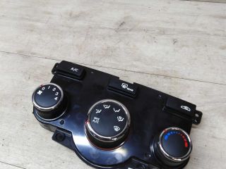 blok-upravleniia-peckoi-i-kondicionerom-kia-cerato-2-art-31840