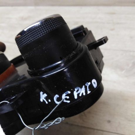 blok-upravleniia-peckoi-i-kondicionerom-kia-cerato-2-art-31840-big-1