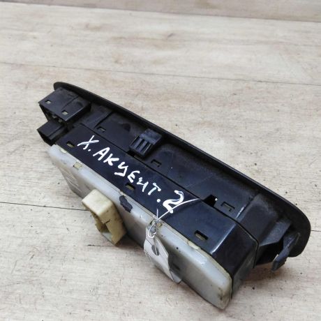 blok-upravleniia-elektro-steklopodieemnikami-hyundai-accent-2-art-32391-big-2