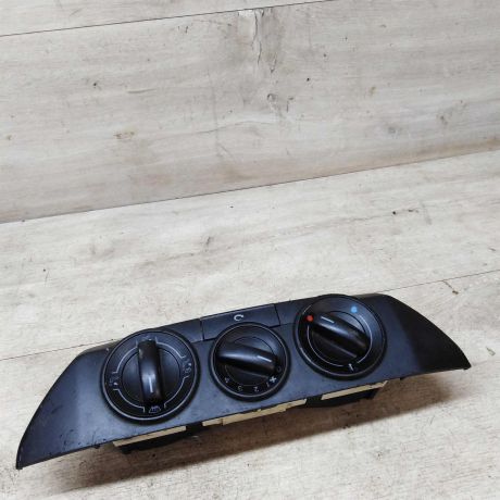 blok-upravleniia-peckoi-volkswagen-polo-4-art-32636-big-0