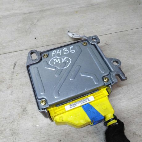 blok-upravleniia-airbag-poduskami-bezopasnosti-audi-a4-b6-8e-art-33692-big-1