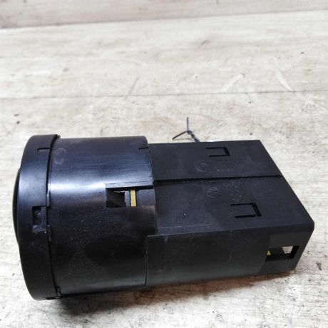 blok-upravleniia-svetom-volkswagen-polo-sedan-art-34269-big-2