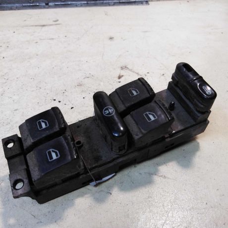 blok-upravleniia-elektro-steklopodieemnikami-skoda-octavia-tour-16-akl-volkswagen-golf-4-volkswagen-bora-art-34366-big-0