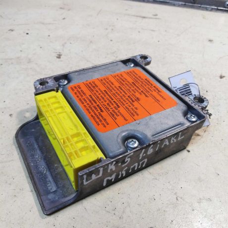 blok-upravleniia-airbag-poduskami-bezopasnosti-skoda-octavia-tour-art-34382-big-0