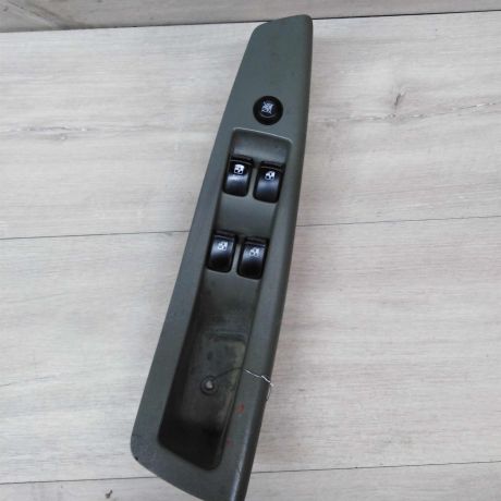 blok-upravleniia-steklopodieemnikami-chevrolet-lacetti-art-35208-big-0