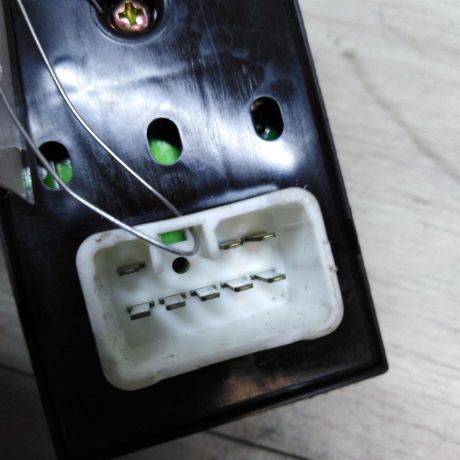 blok-upravleniia-steklopodieemnikami-hyundai-getz-art-35413-big-1