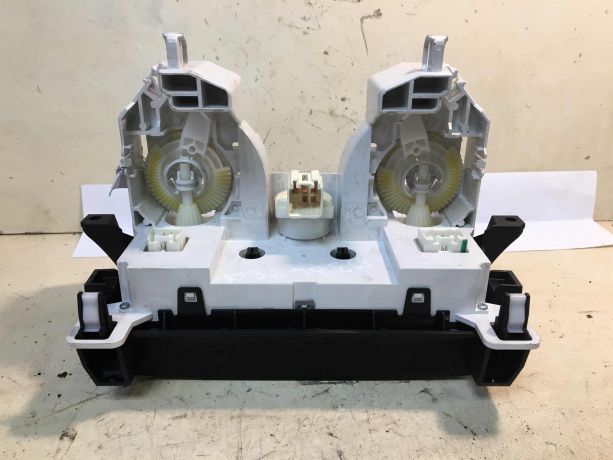 blok-upravleniia-peckoi-i-kondicionerom-mazda-3-bl-rest-sedan-art-36283-big-4