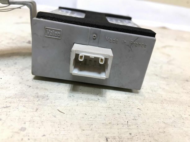 blok-upravleniia-centralnym-zamkom-toyota-corolla-ix-e120-e130-rest-xetcbek-art-37499-big-1