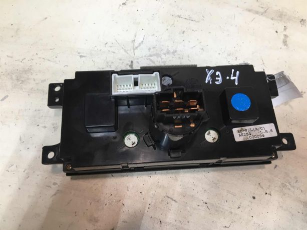 blok-upravleniia-peckoi-i-kondicionerom-hyundai-elantra-3-xd-2-rest-art-37516-big-1