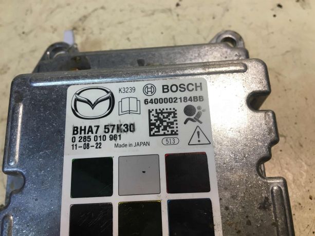 blok-upravleniia-poduskami-bezopasnosti-airbag-mazda-3-bl-rest-sedan-art-37559-big-1