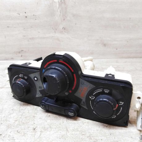 blok-upravleniia-peckoi-i-kondicionerom-renault-megane-2-do-rest-art-37958-big-0