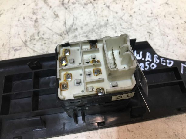 blok-upravleniia-steklopodieemnikami-perednimi-chevrolet-aveo-t250-art-38299-big-2