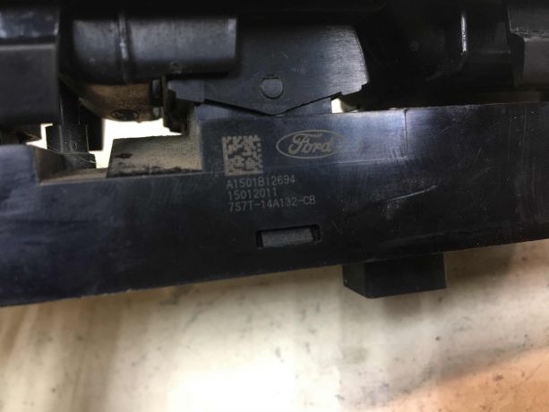 blok-upravleniia-steklopodieemnikami-ford-mondeo-4-kgba-16i-rest-art-39204-big-3