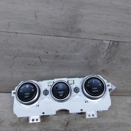 blok-upravleniia-peckoi-kondicionerom-mazda-6-gg-art-40612-big-0