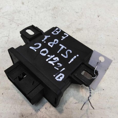 blok-upravleniia-svetom-volkswagen-passat-b7-art-40852-big-2