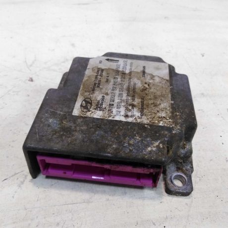 blok-upravleniia-airbag-poduskami-bezopasnosti-hyundai-elantra-iii-xd-2-do-rest-art-41423-big-0