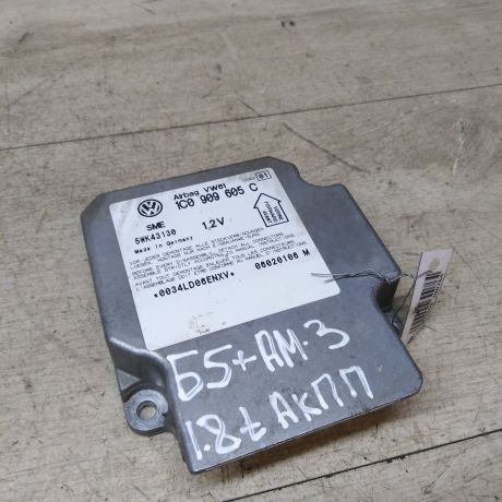 blok-upravleniia-airbag-volkswagen-passat-b5-gp-poduskami-bezopasnosti-art-42434-big-0