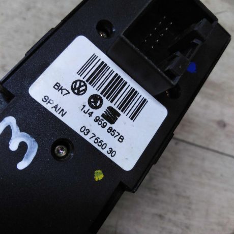 blok-upravleniia-steklopodieemnikami-volkswagen-passat-b5-gp-art-42744-big-2