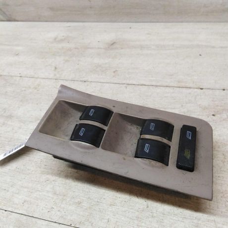 blok-upravleniia-steklopodieemnikami-audi-a6-c5-art-43150-big-0