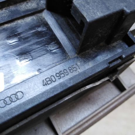 blok-upravleniia-steklopodieemnikami-audi-a6-c5-art-43150-big-3