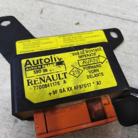 blok-upravleniia-poduskami-bezopasnosti-airbag-renault-megane-1-do-rest-art-43198-big-2