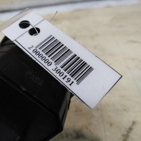 blok-upravleniia-steklopodieemnikami-volvo-xc90-rest-art-43292-big-1