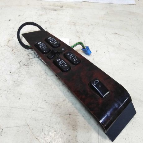 blok-upravleniia-steklopodieemnikami-mercedes-w220-art-44920-big-0