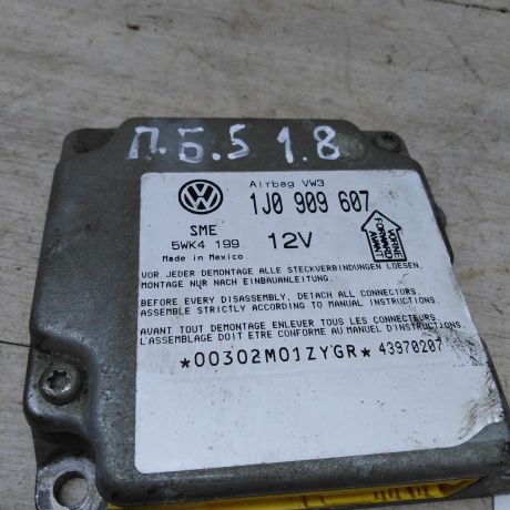 blok-upravleniia-airbag-poduskami-bezopasnosti-volkswagen-passat-b5-art-46032-big-2