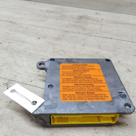 blok-upravleniia-airbag-poduskami-bezopasnosti-volkswagen-passat-b5-art-46032-big-1