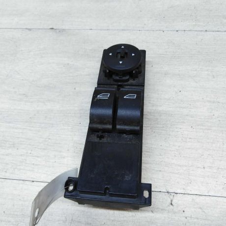 blok-upravleniia-steklopodieemnikami-ford-focus-2-do-rest-art-46124-big-0