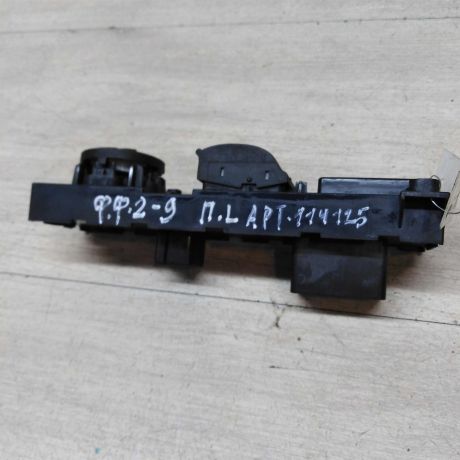 blok-upravleniia-steklopodieemnikami-ford-focus-2-do-rest-art-46124-big-1