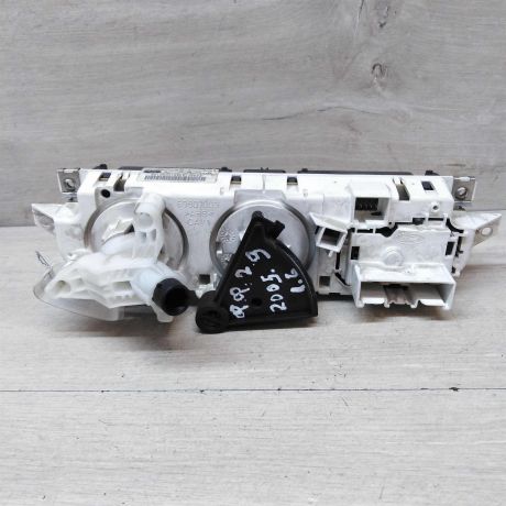 blok-upravleniia-peckoi-i-kondicionerom-ford-focus-2-do-rest-art-46301-big-1