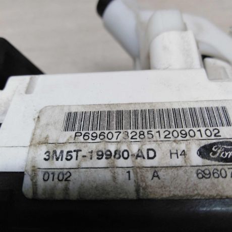 blok-upravleniia-peckoi-i-kondicionerom-ford-focus-2-do-rest-art-46301-big-3