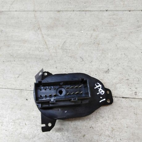 blok-upravleniia-svetom-ford-focus-1-art-46345-big-5