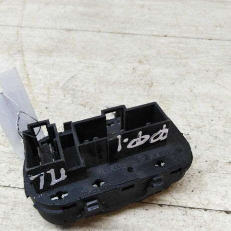 blok-upravleniia-steklopodieemnikami-ford-focus-1-art-46430-big-2