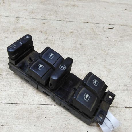 blok-upravleniia-steklopodieemnikami-volkswagen-passat-b5-art-46747-big-0