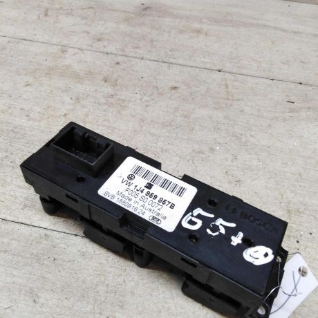 blok-upravleniia-steklopodieemnikami-volkswagen-passat-b5-art-46884-big-1