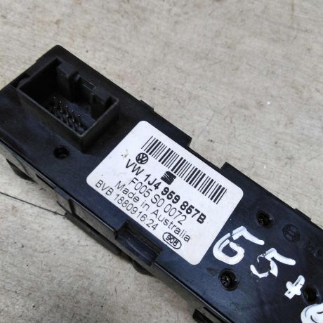 blok-upravleniia-steklopodieemnikami-volkswagen-passat-b5-art-46884-big-2