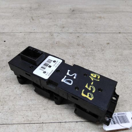 blok-upravleniia-steklopodieemnikami-volkswagen-passat-b5-art-46907-big-1