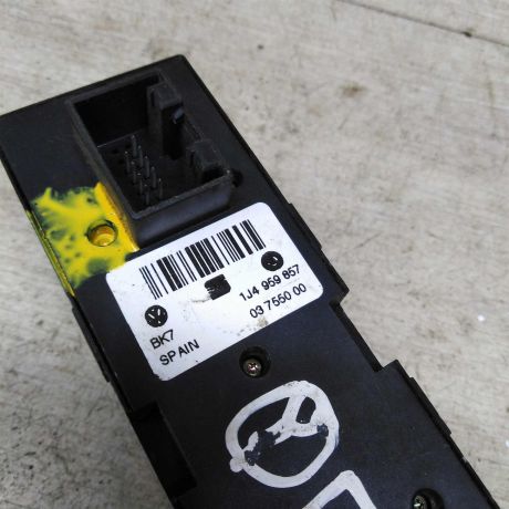 blok-upravleniia-steklopodieemnikami-volkswagen-golf-4-art-47004-big-3