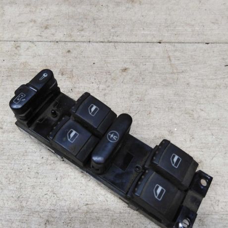 blok-upravleniia-steklopodieemnikami-volkswagen-passat-b5-gp-art-47007-big-1