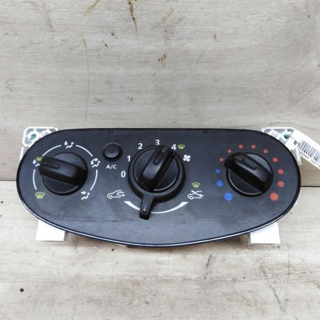 blok-upravleniia-peckoi-kondicionerom-nissan-almera-iii-g15-art-47229-big-0