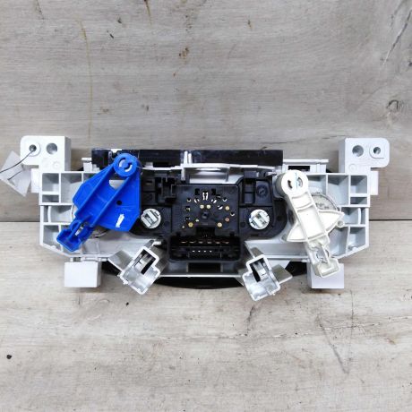 blok-upravleniia-peckoi-kondicionerom-nissan-almera-iii-g15-art-47229-big-4
