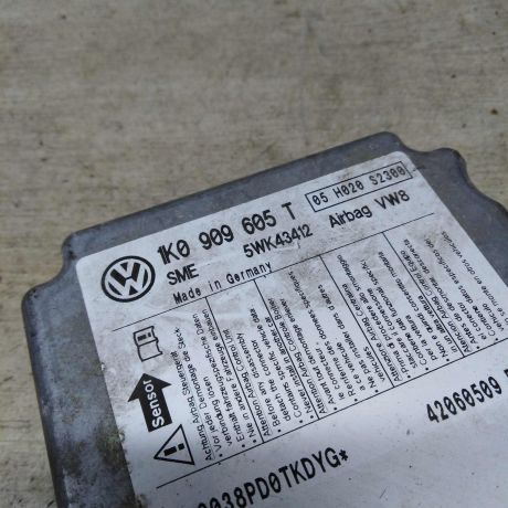 blok-upravleniia-airbag-poduskami-bezopasnosti-skoda-octavia-a5-06gv-art-50923-big-1